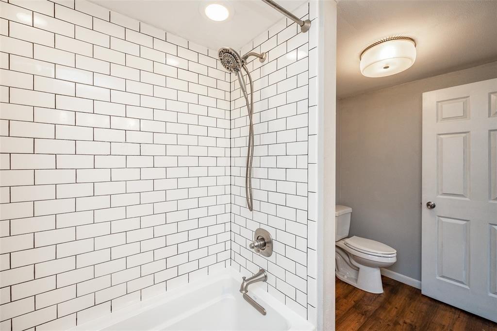 Pineview Dr Ne, Cedar Rapids, IA 52402