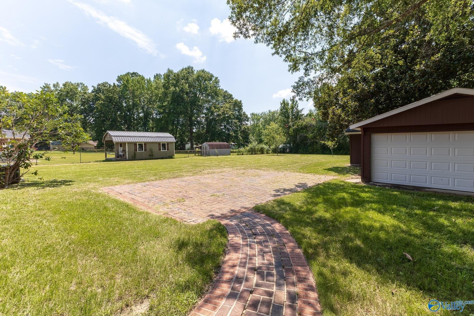 Broadway St Nw, Hartselle, AL 35640