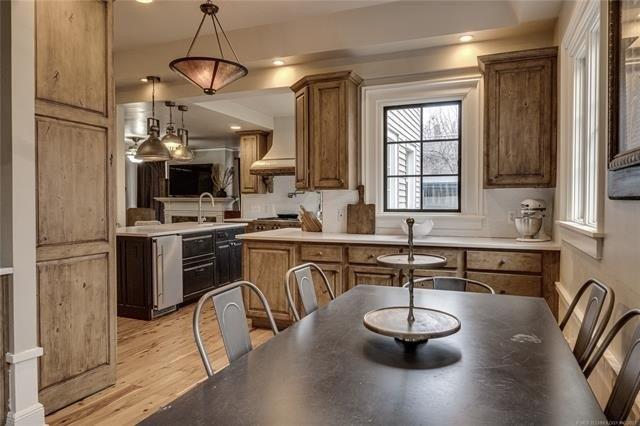 E 19th St, Tulsa, OK 74120