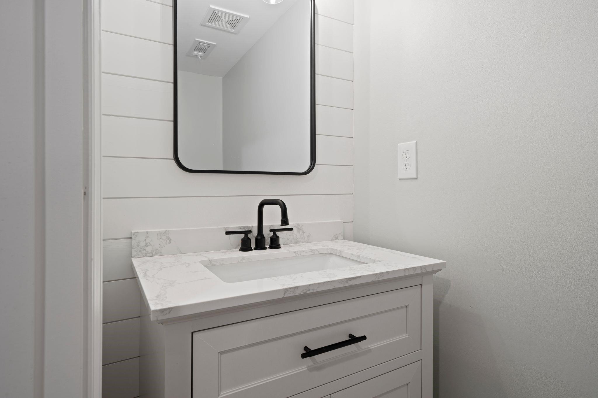 Stonebridge Dr, Nashua, NH 03063
