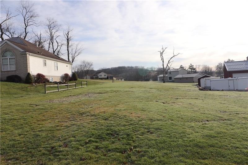 Crescent St, Evans City, PA 16033