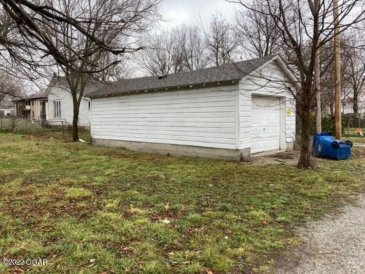 S Connor Ave, Joplin, MO 64801