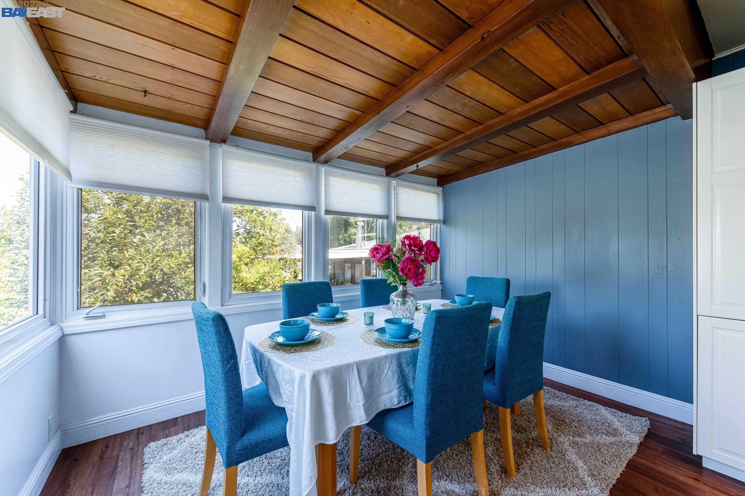 Tompkins Ave, Oakland, CA 94619