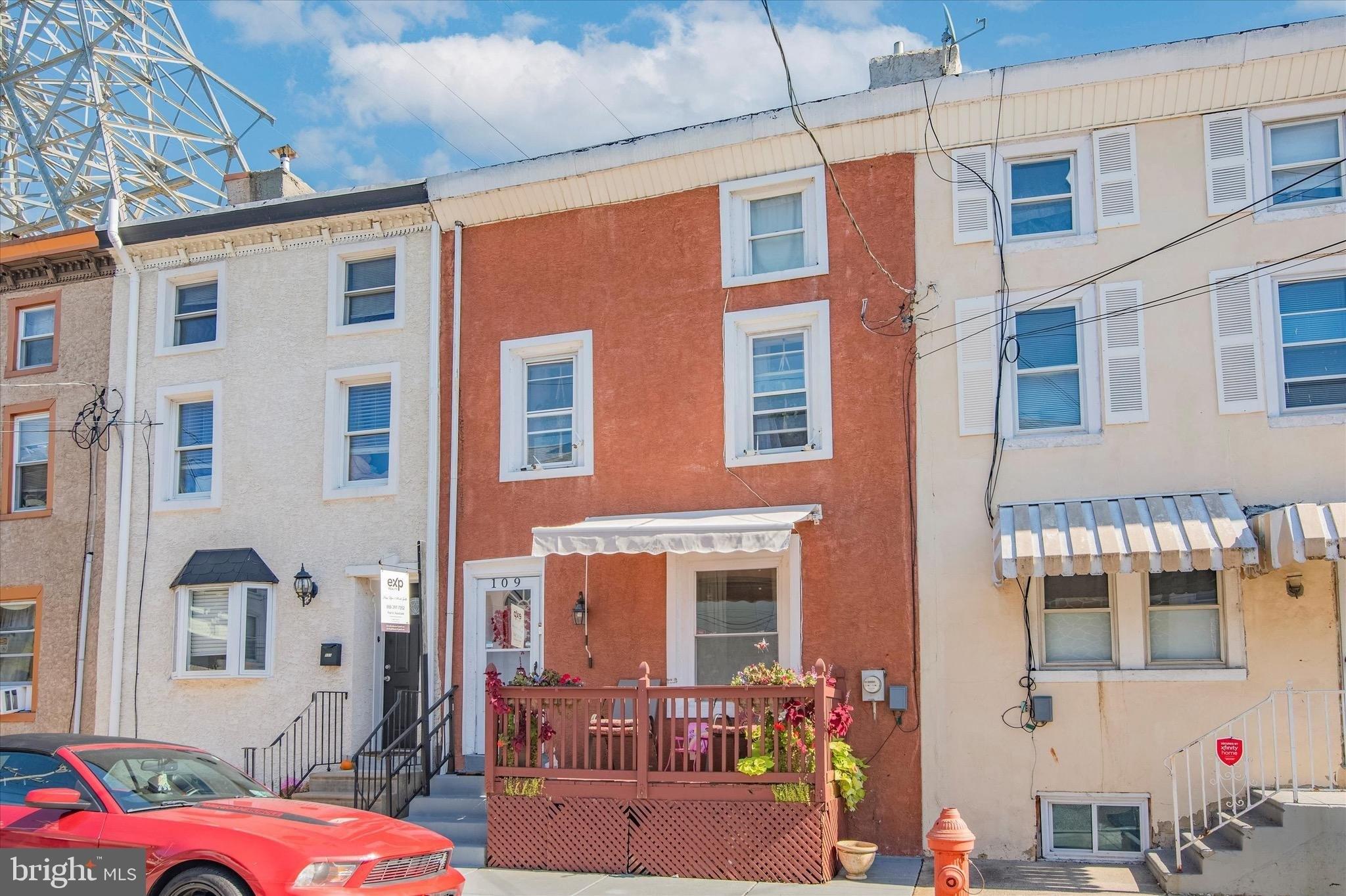 Roxborough Ave, Philadelphia, PA 19127