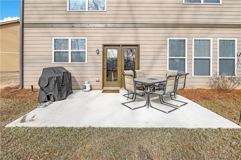 Park Bay Ct, Flowery Branch, GA 30542