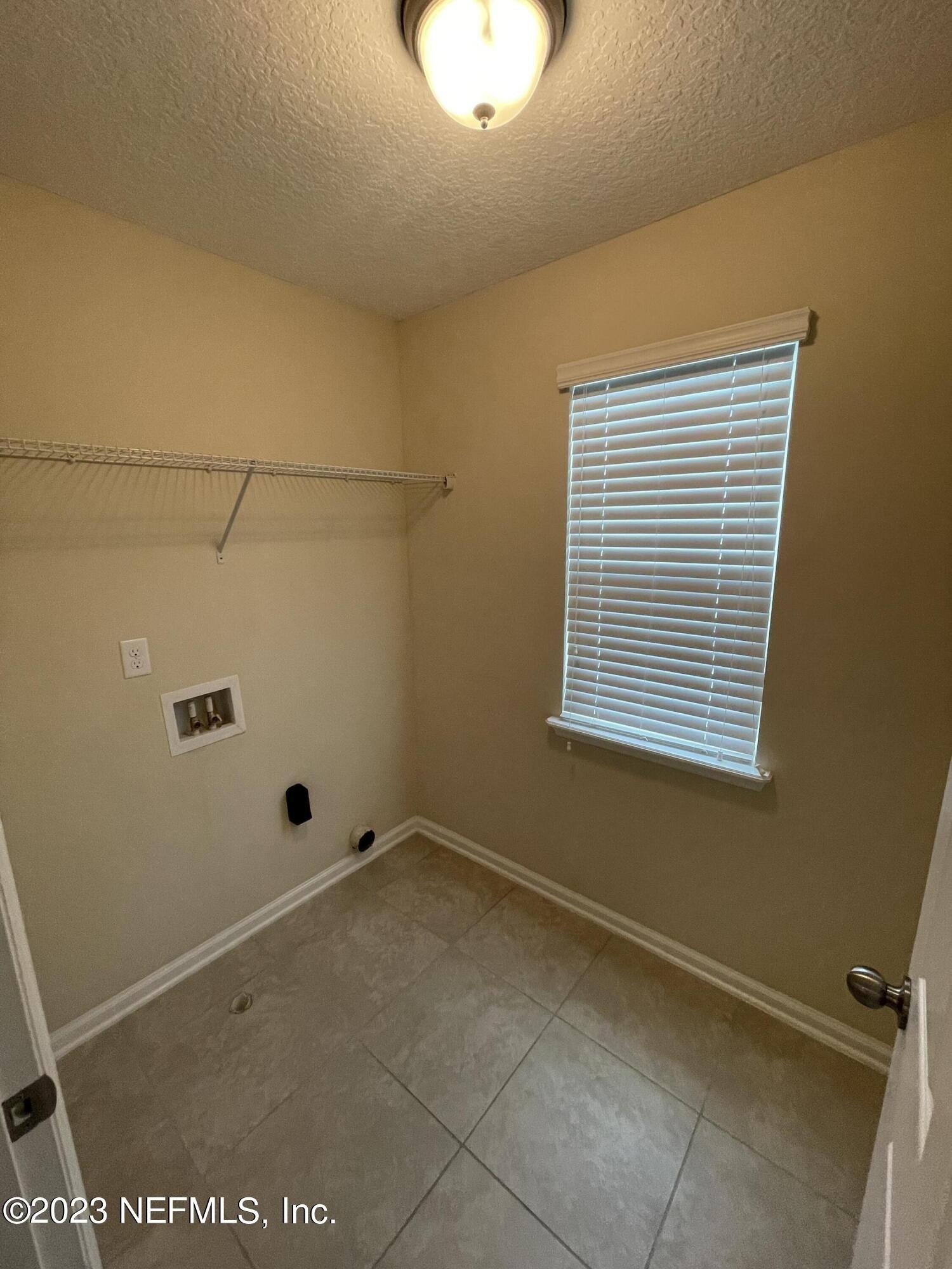 Serenoa Dr, Jacksonville, FL 32258