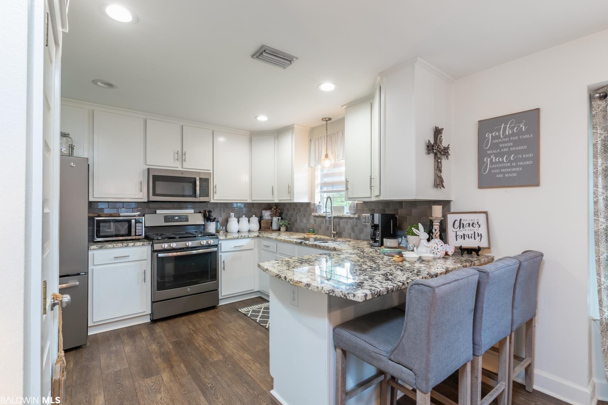 Low Dr, Orange Beach, AL 36561