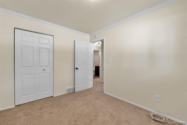 Bock St, Garden City, MI 48135