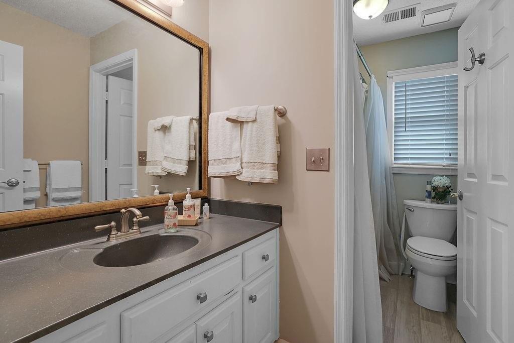 Laurel Springs Ln Sw, Marietta, GA 30064