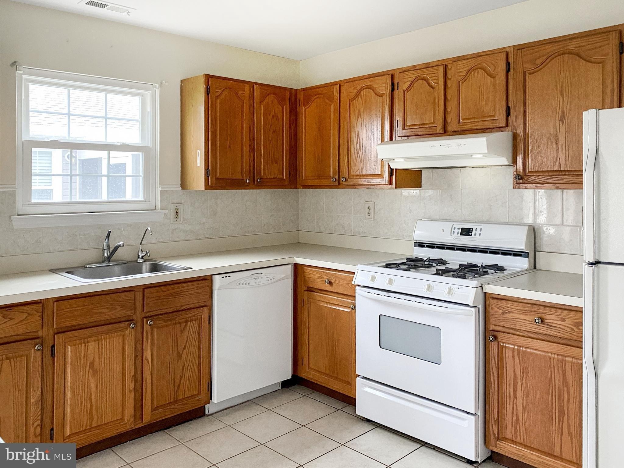 Saint Croix Dr, Williamstown, NJ 08094