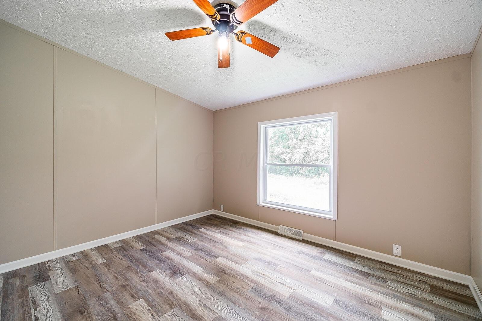 Rainbow Dr Nw, Lancaster, OH 43130