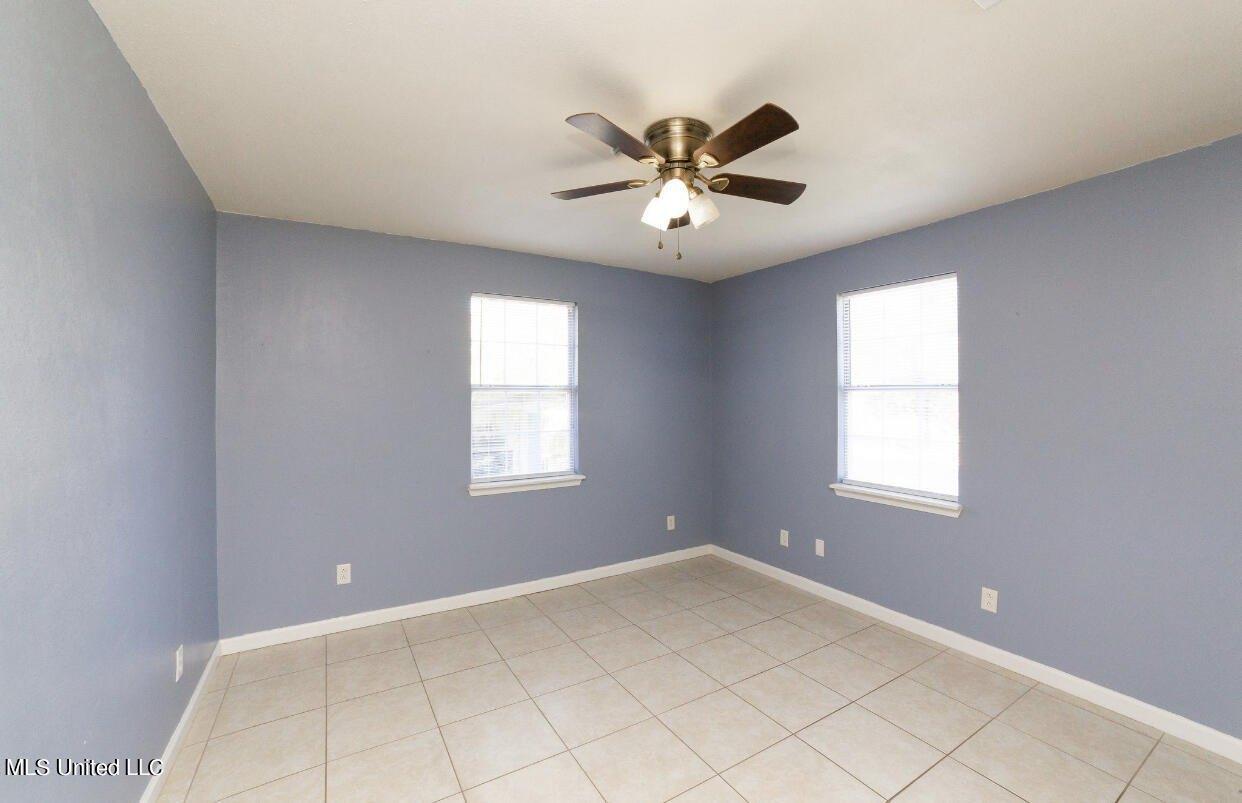 Wainwright St, Waveland, MS 39576