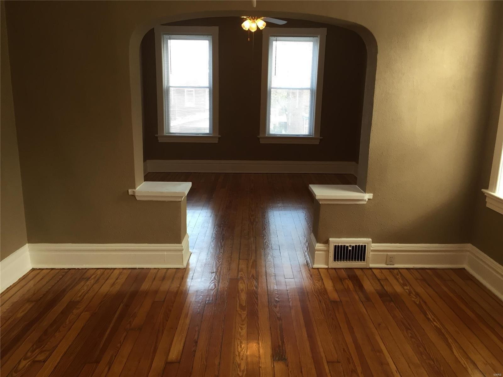Dover Pl, Saint Louis, MO 63111