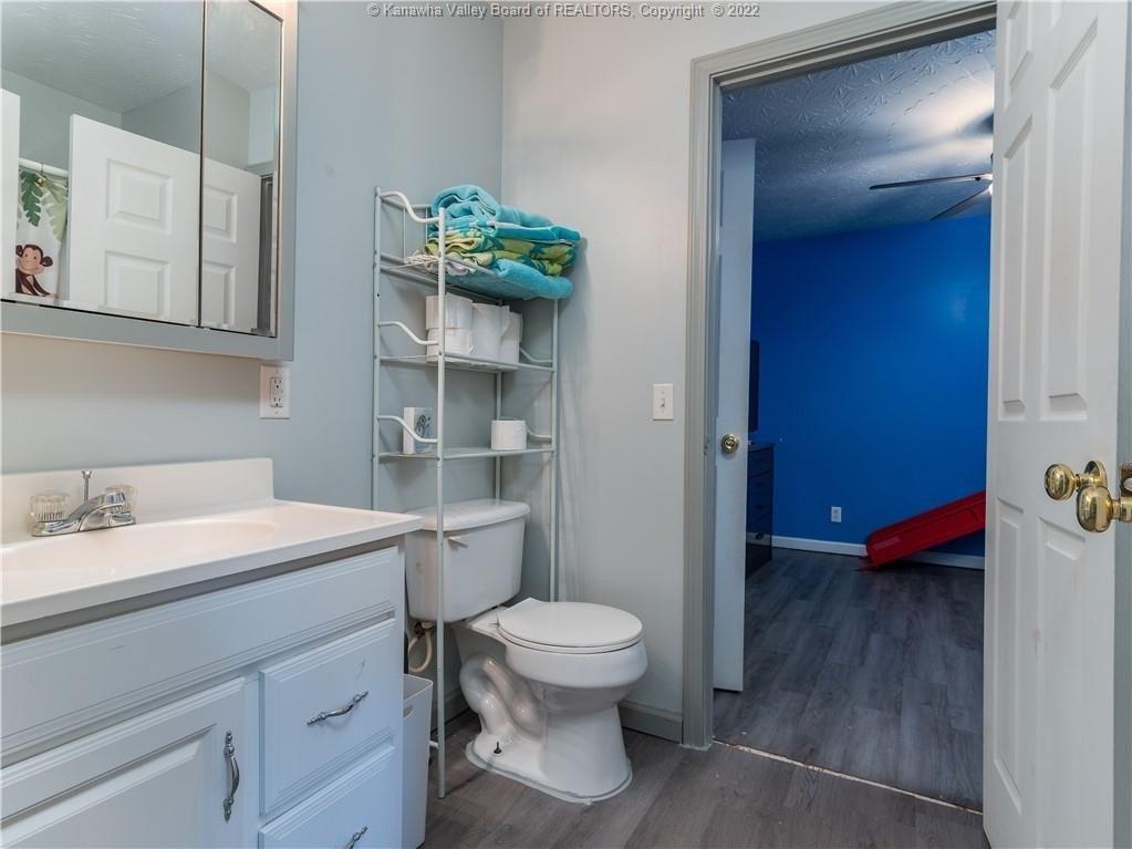 Kanawha Ter, Saint Albans, WV 25177