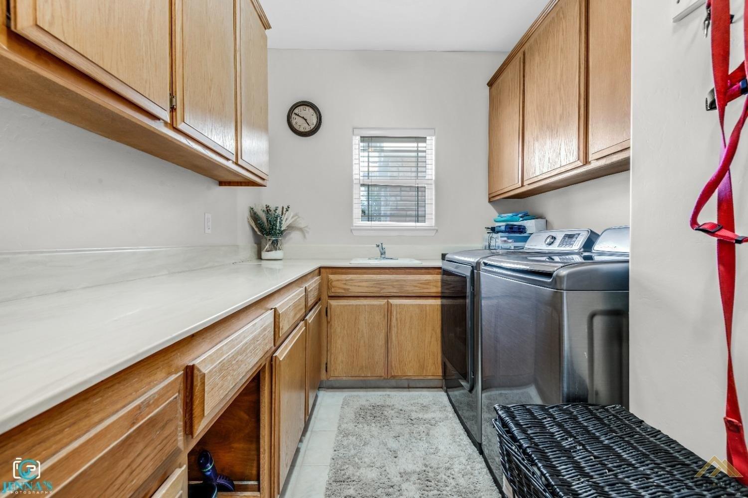 Leslie Deann Ct, Bakersfield, CA 93312