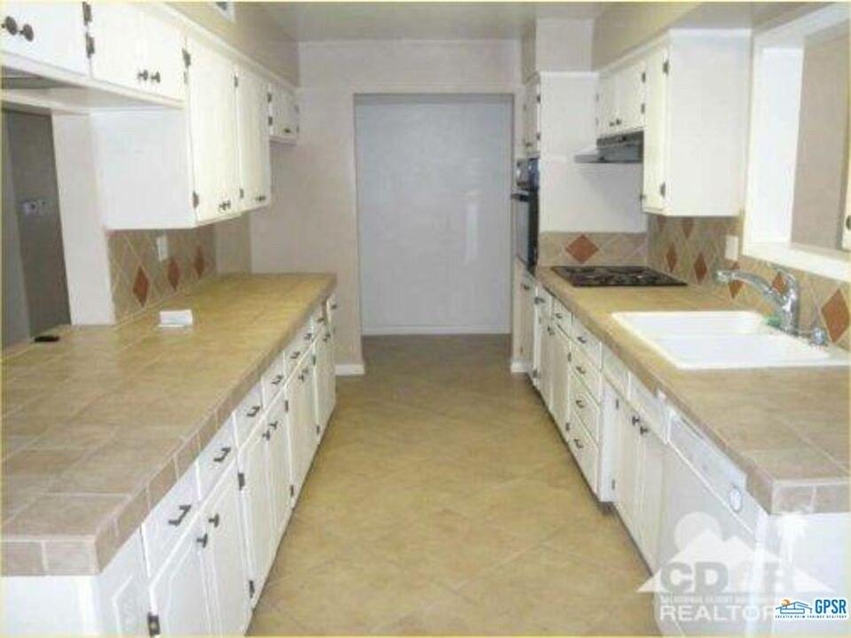 5th St, Desert Hot Springs, CA 92240