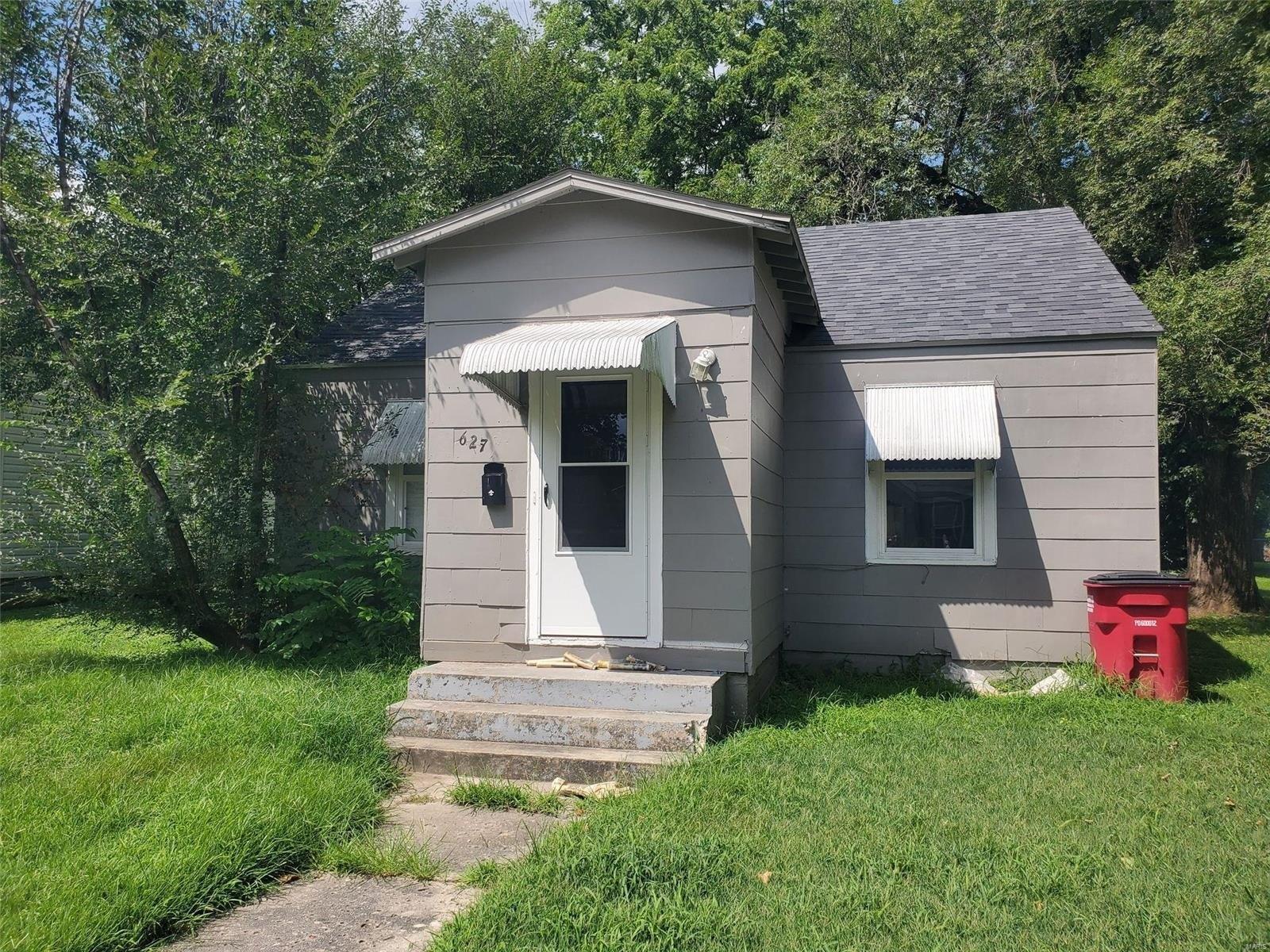 Vernon Ave, Sikeston, MO 63801