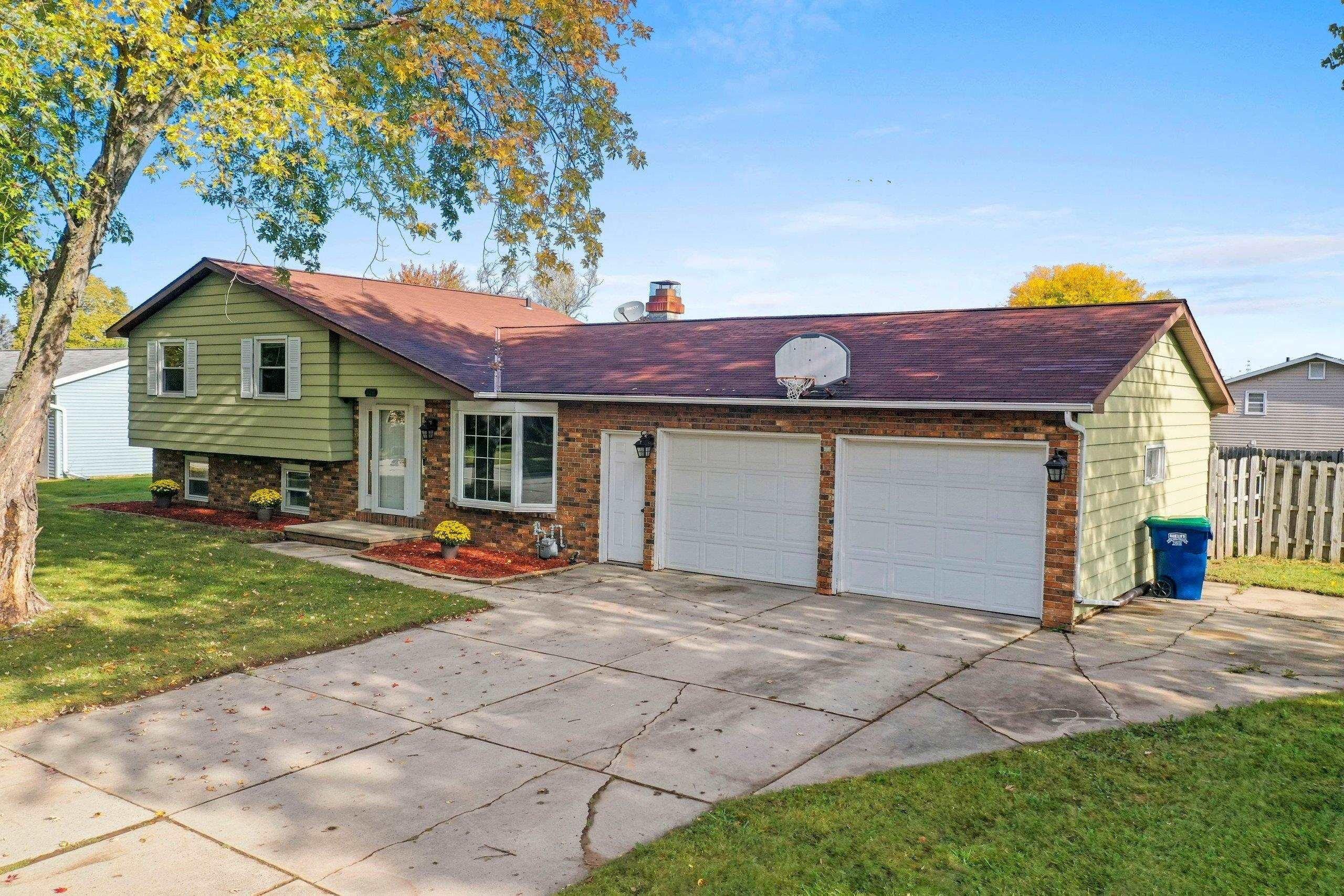 Bluebill St, Green Bay, WI 54311