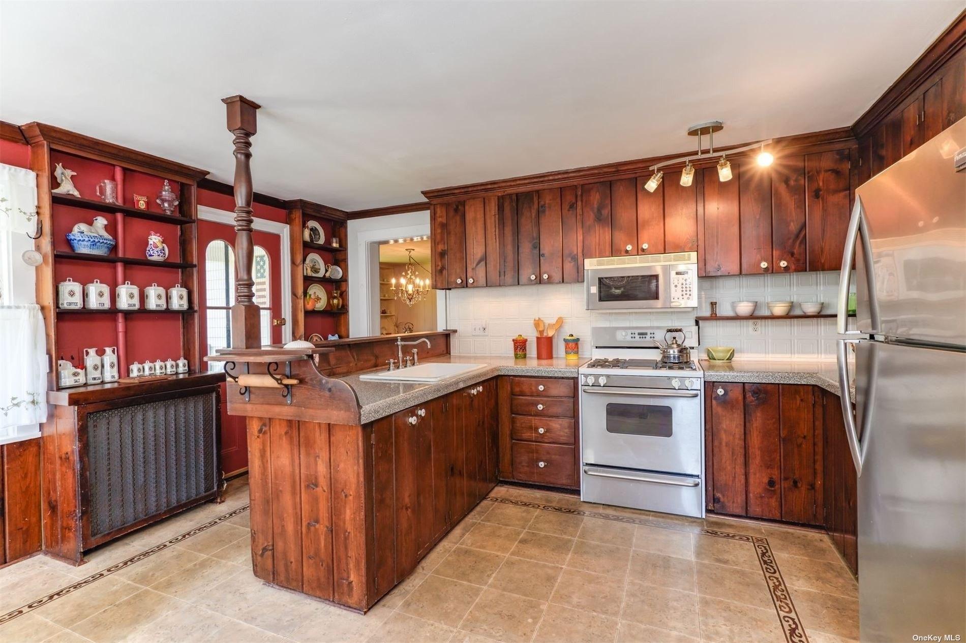 Chestnut St, Port Jefferson, NY 11777