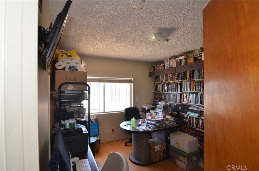 W 108th St, Los Angeles, CA 90047