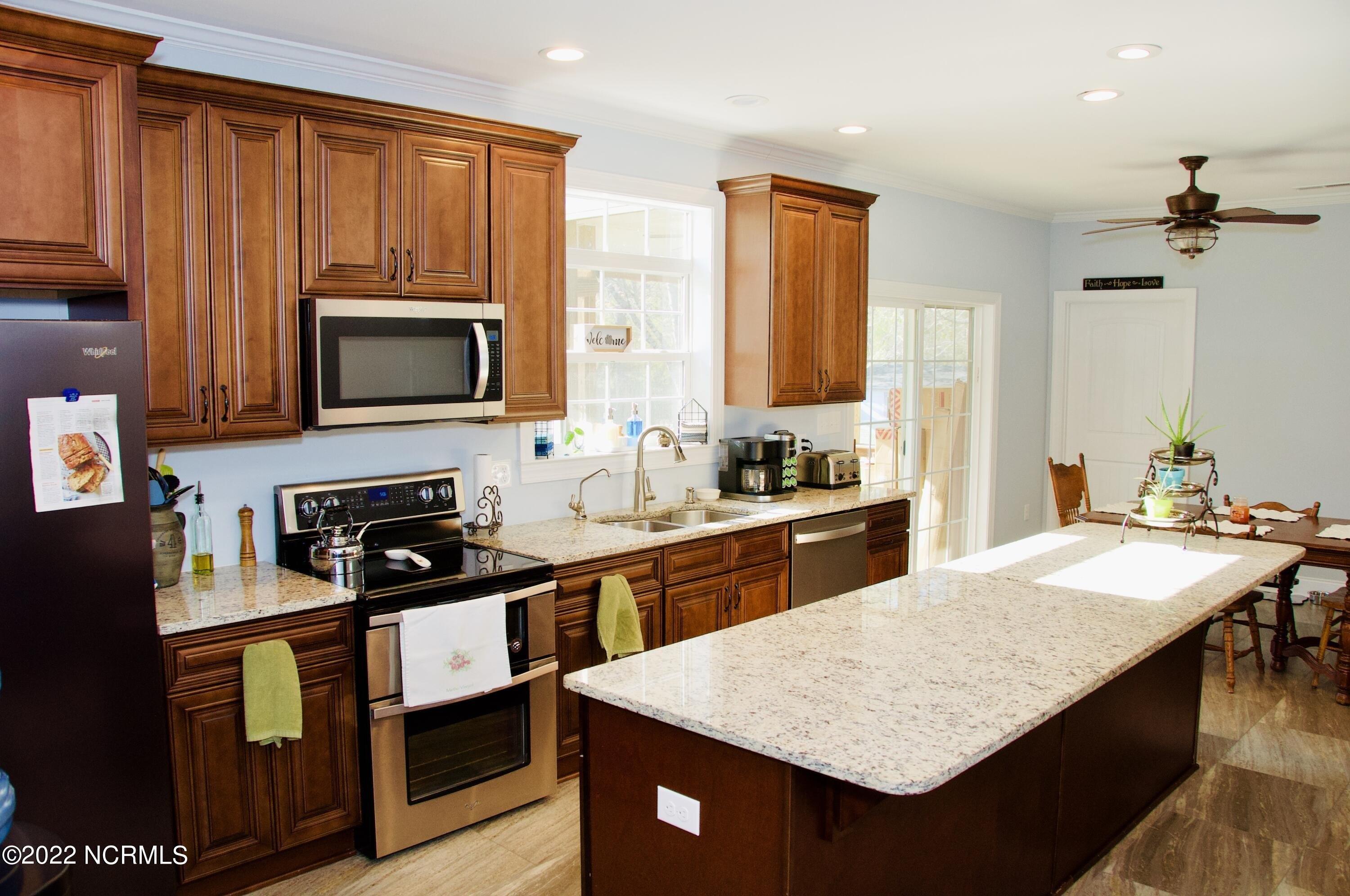 Lands End Ct, Hampstead, NC 28443