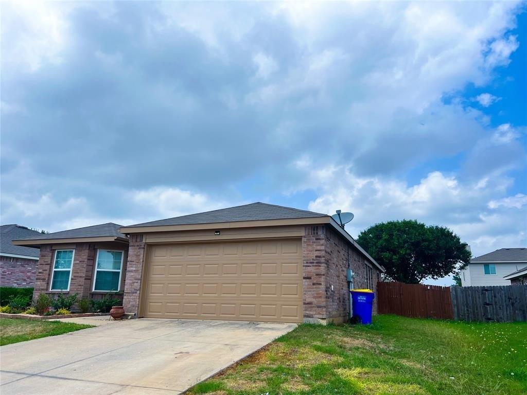 Eagles Nest Trl, Krum, TX 76249