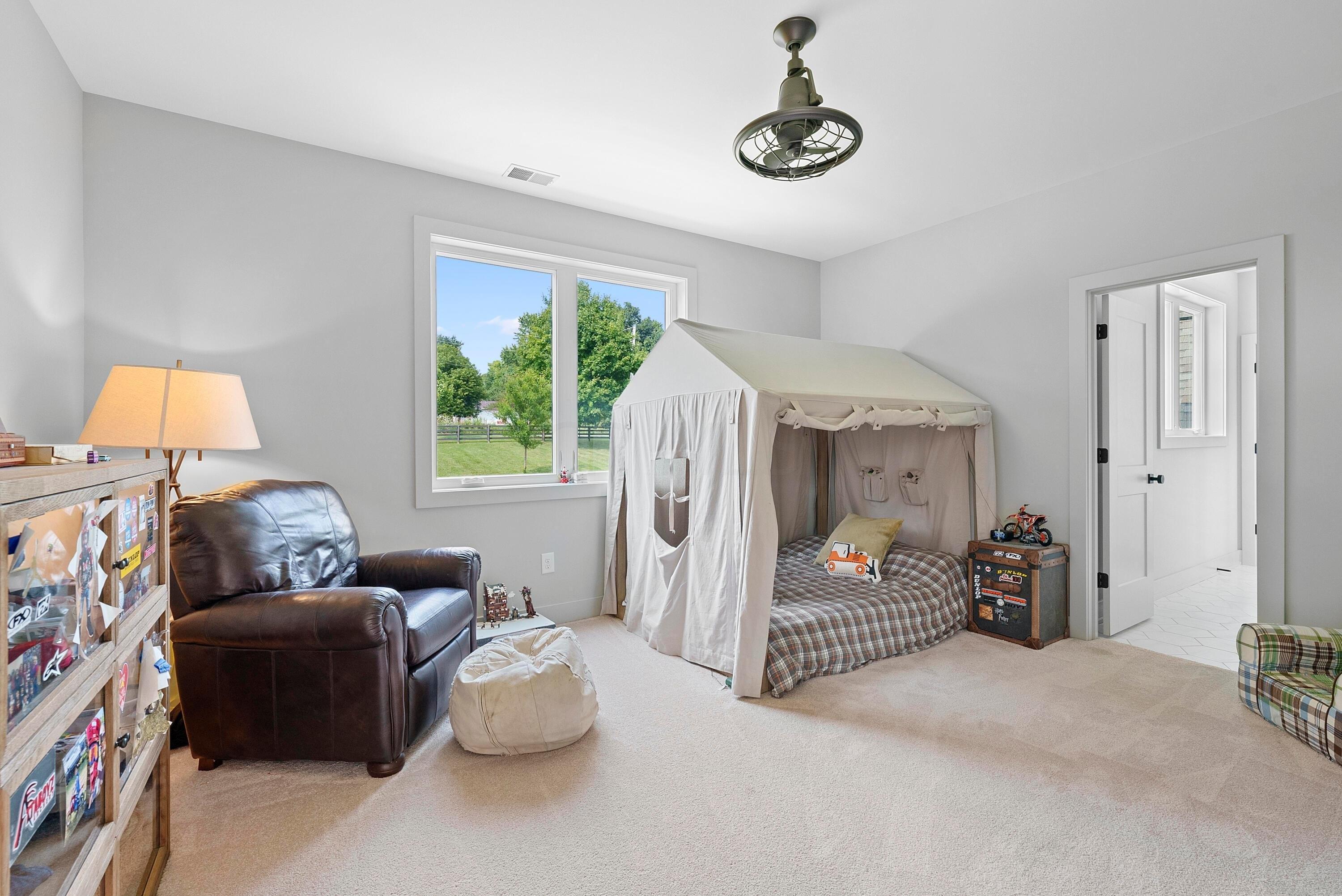 Corner Rd, Alexandria, OH 43001