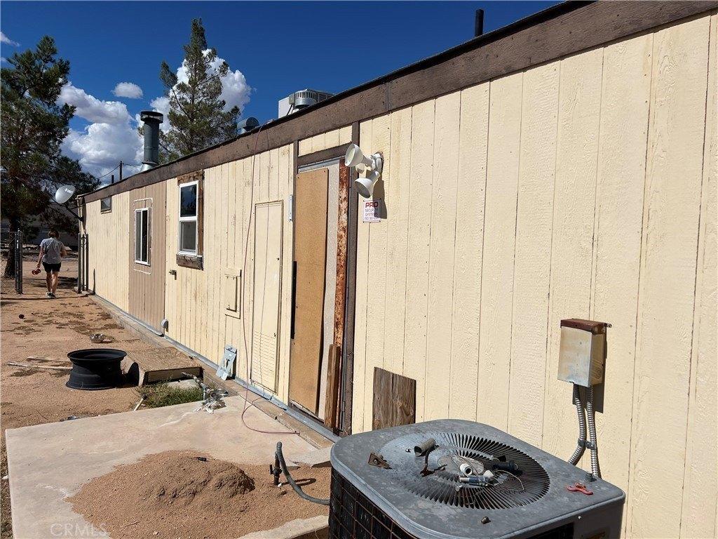 La Crecenta Rd, Yucca Valley, CA 92284