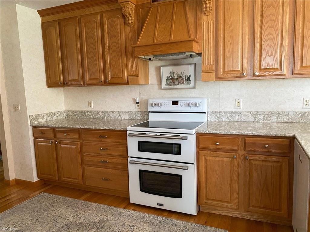 Devonwood Dr, Wadsworth, OH 44281