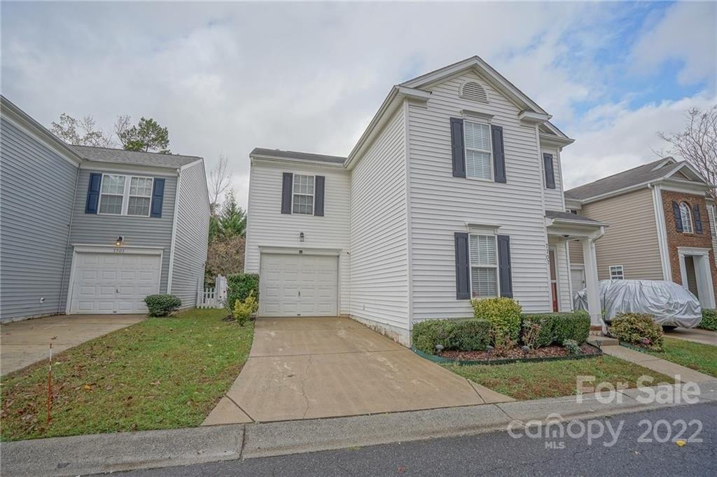 Brisbane Ct, Charlotte, NC 28215