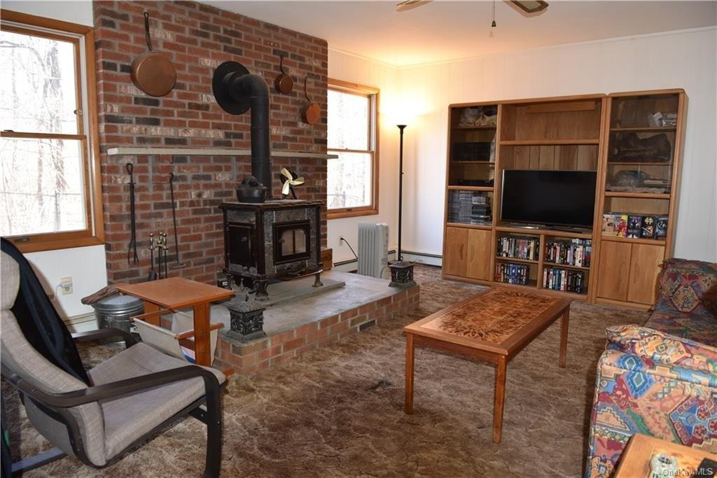 Oak Crest Dr, Highland, NY 12528