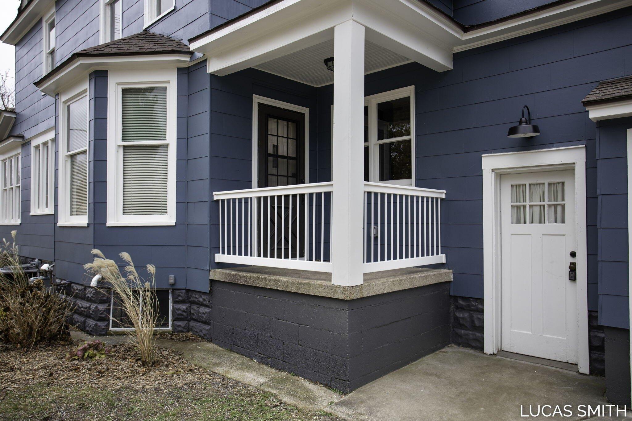 Pine Ave, Holland, MI 49423