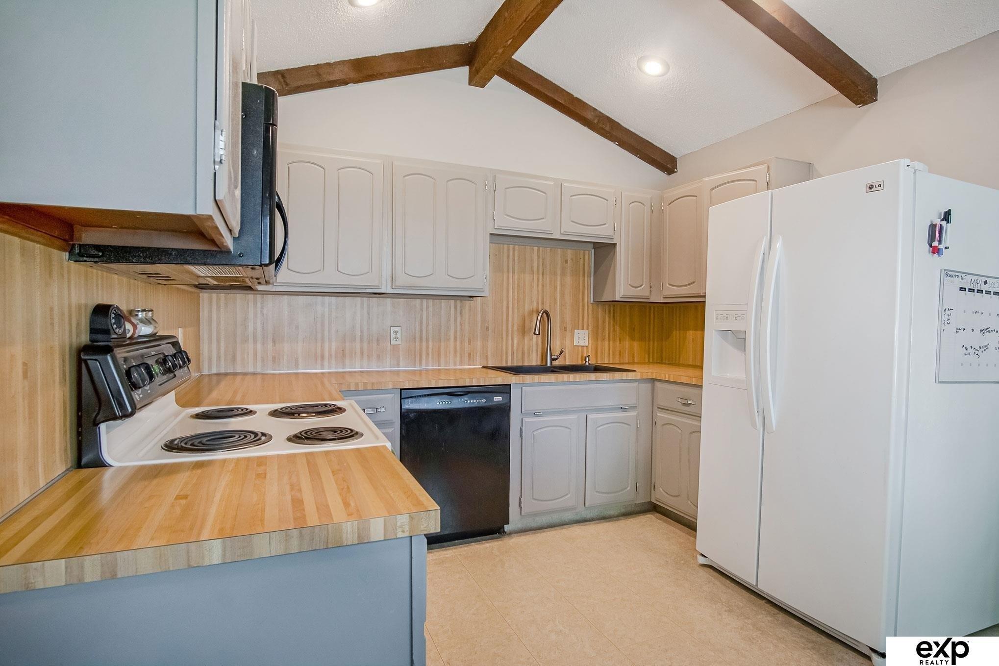 Bluff St, Bellevue, NE 68005
