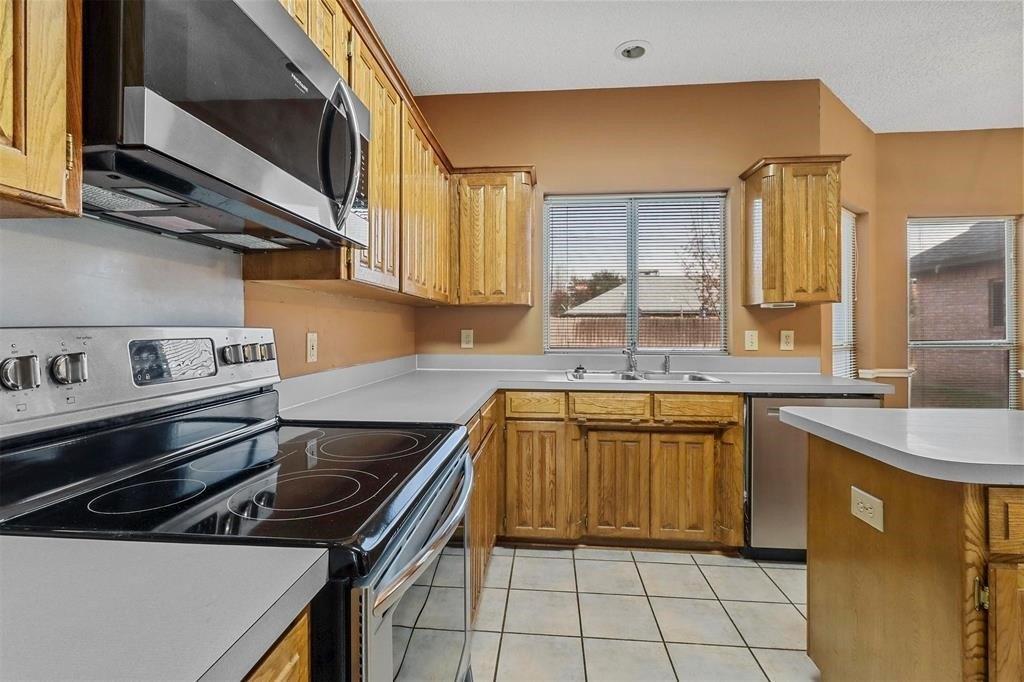 Havana Dr, North Richland Hills, TX 76180