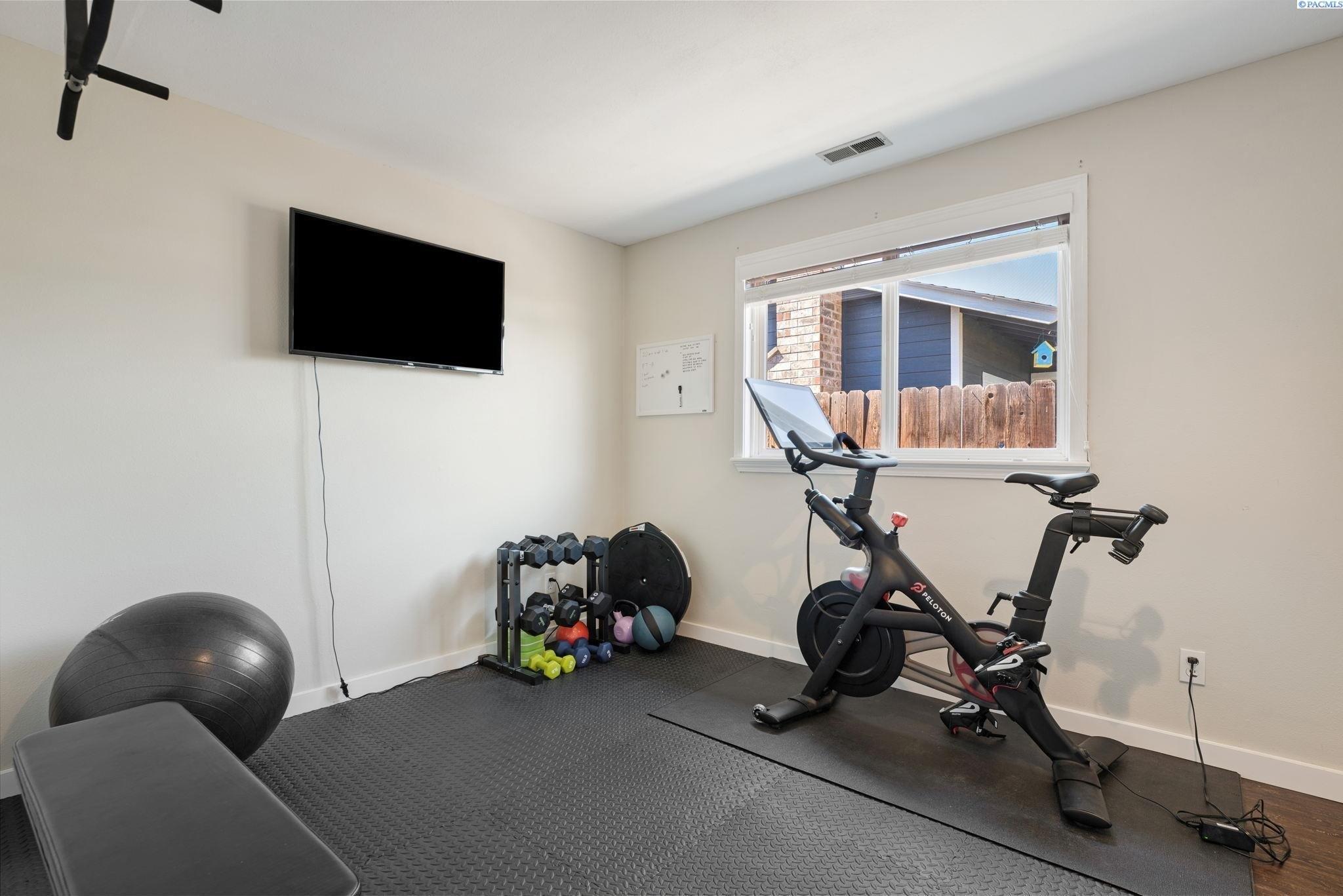 W 23rd Pl, Kennewick, WA 99337