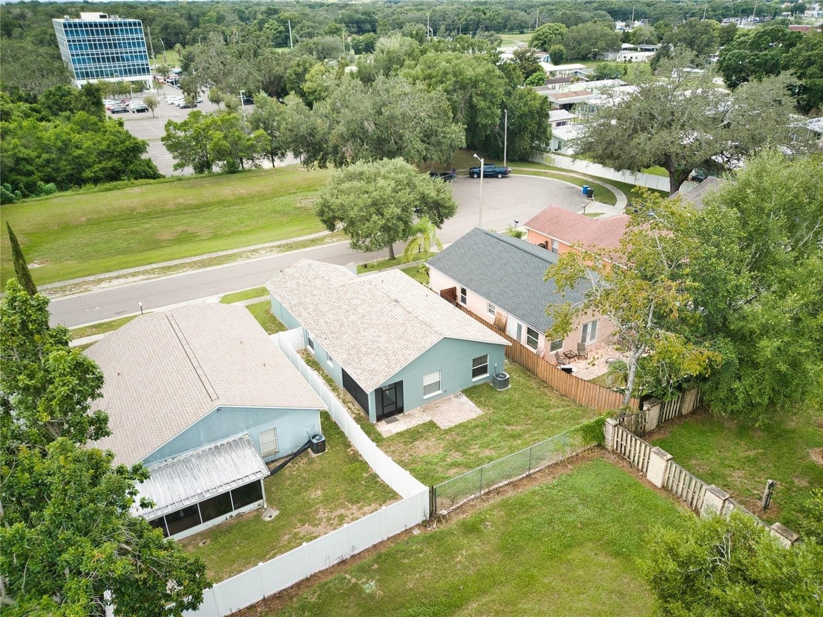 Camden Oaks Pl, Valrico, FL 33594