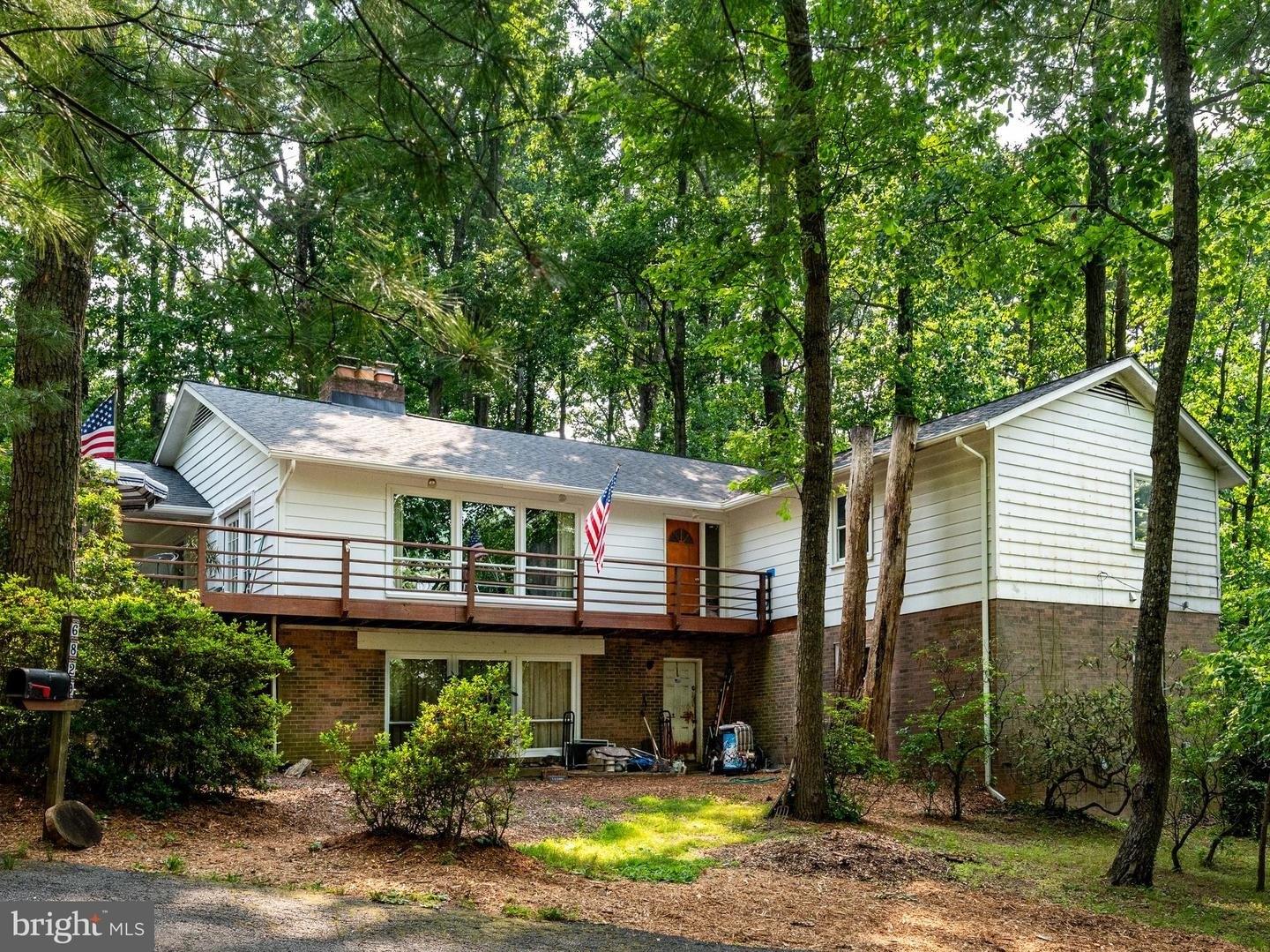 Cherry Ln, Annandale, VA 22003
