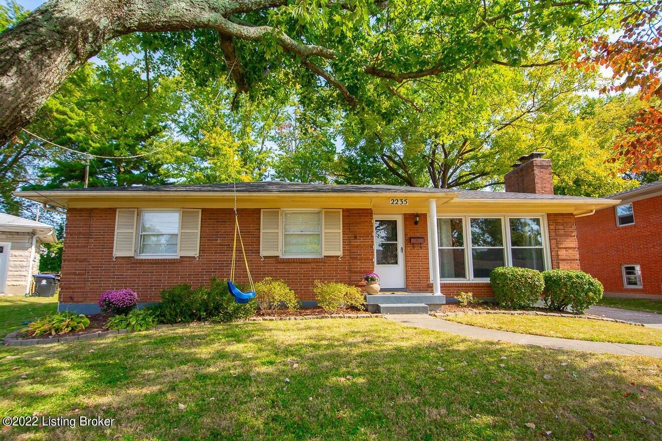 Landan Dr, Louisville, KY 40218