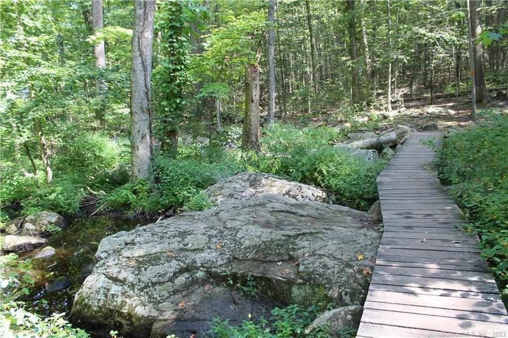 Graenest Ridge Rd, Wilton, CT 06897
