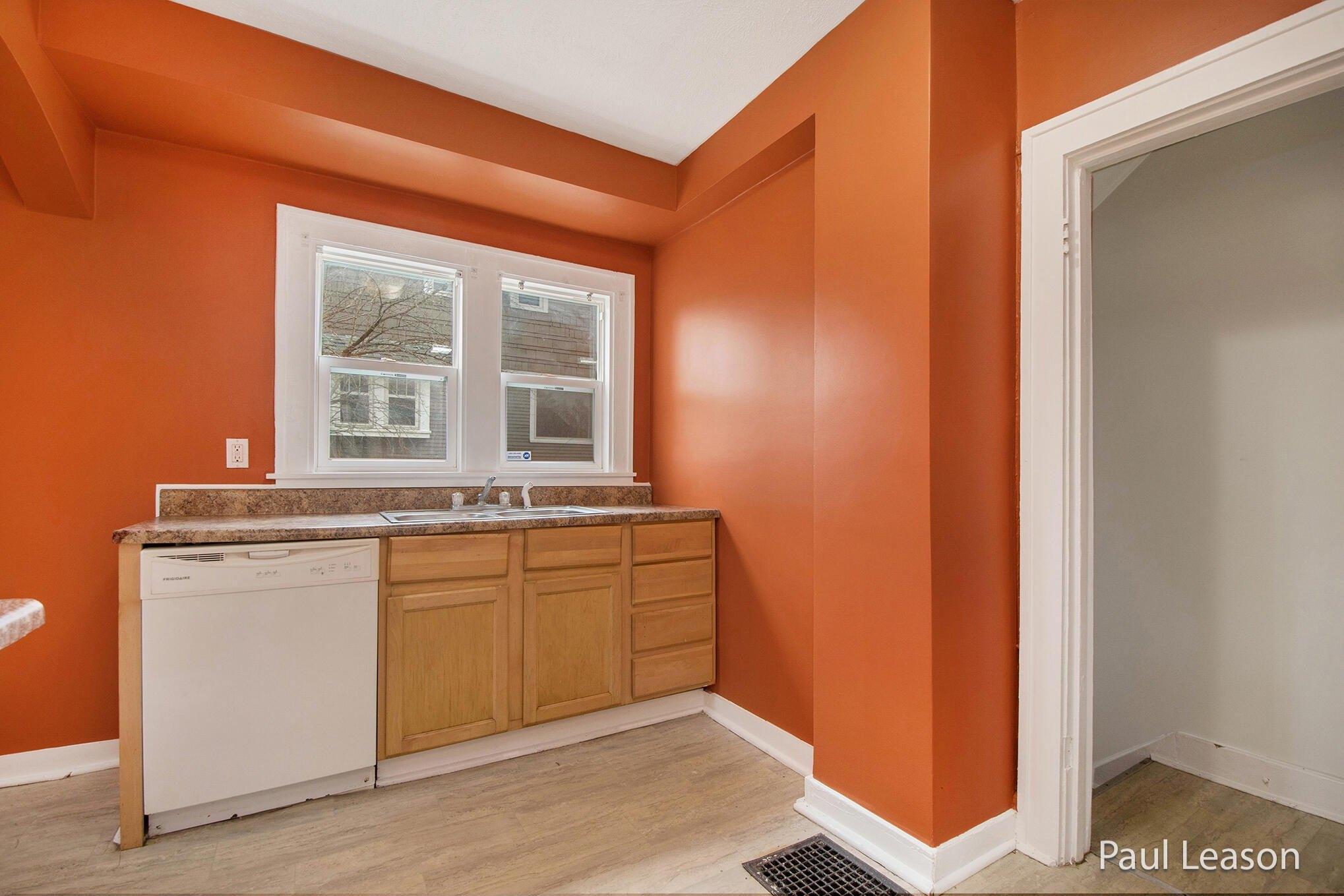 Dallas Ave Se, Grand Rapids, MI 49507