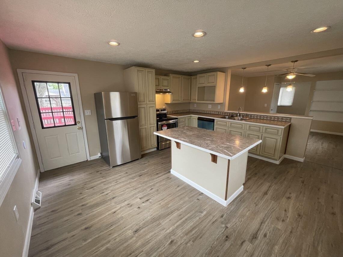 Beechgrove Dr, Grove City, OH 43123