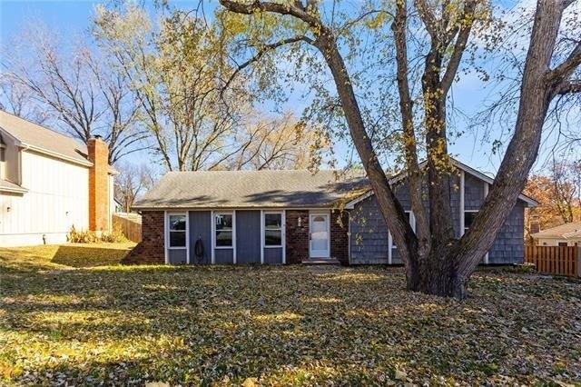 Nw Harris Dr, Kansas City, MO 64152