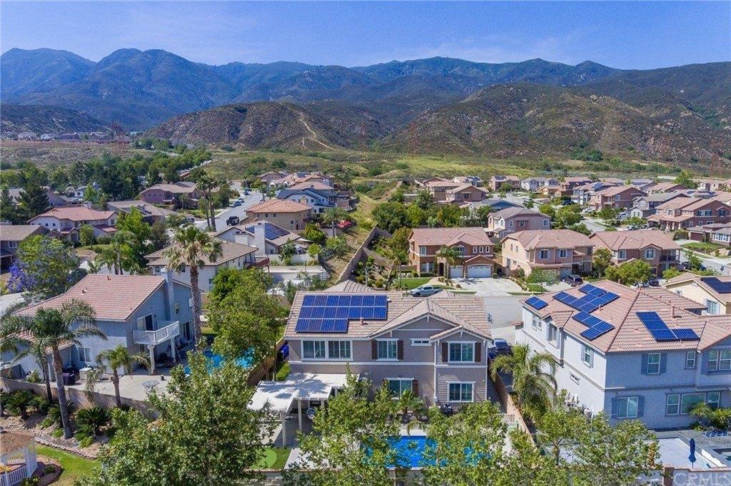 Mavenwood Pl, Fontana, CA 92336