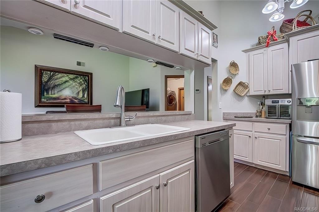 W Douneray Loop, Crystal River, FL 34429