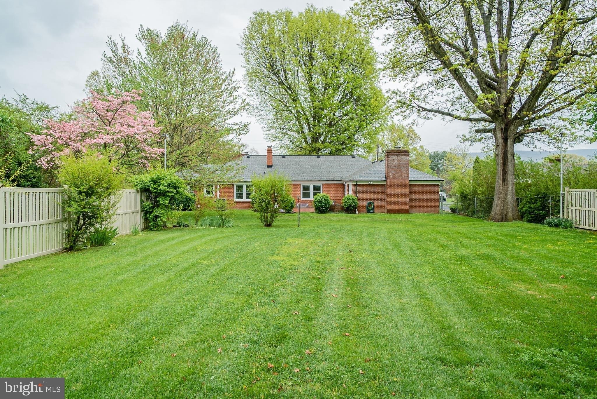 N Summit Ave, Woodstock, VA 22664