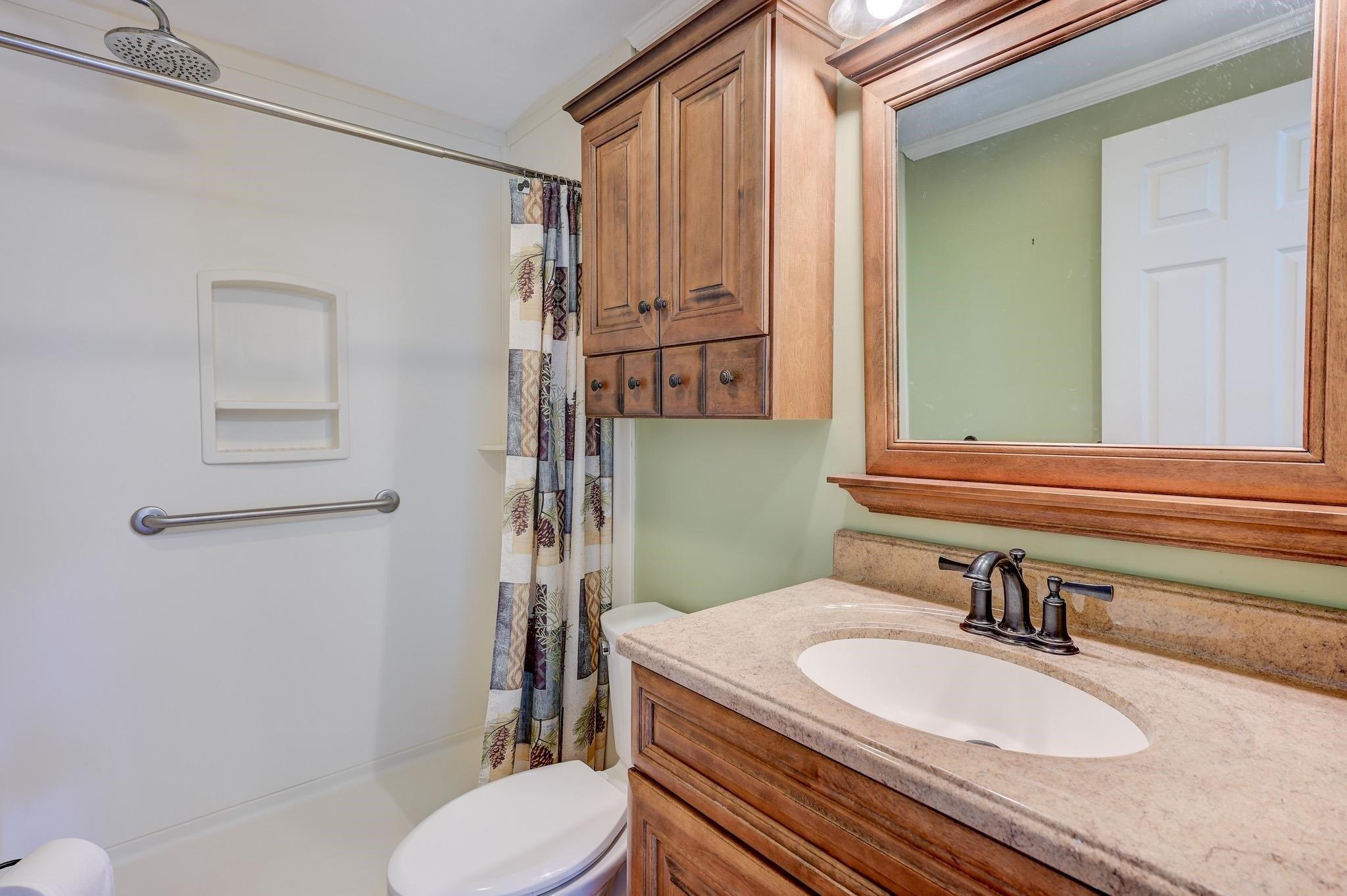 Fairview Ave, Conway, NH 03818
