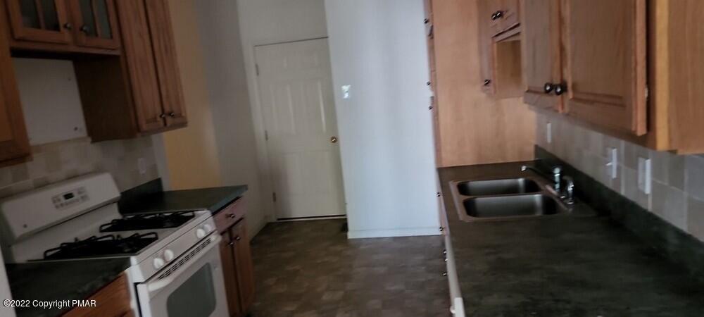 Elm Tree Ct, East Stroudsburg, PA 18301