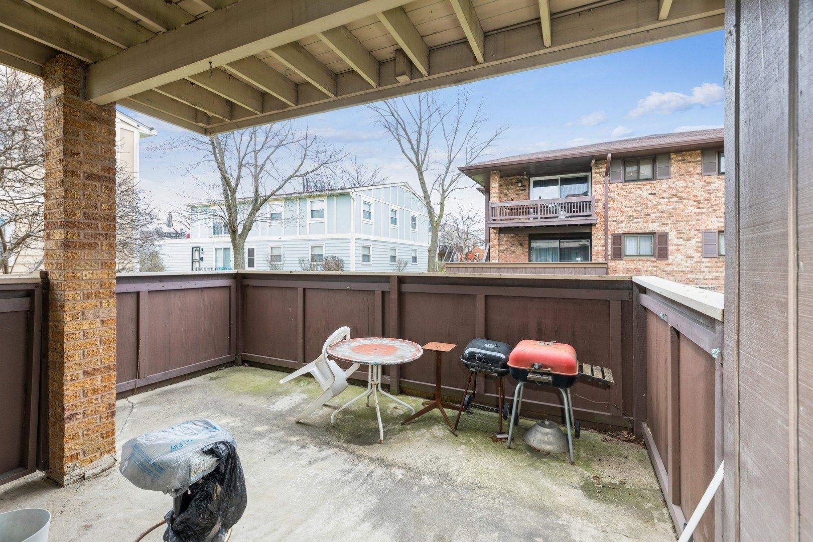 Wood Dale Dr, Chicago Heights, IL 60411