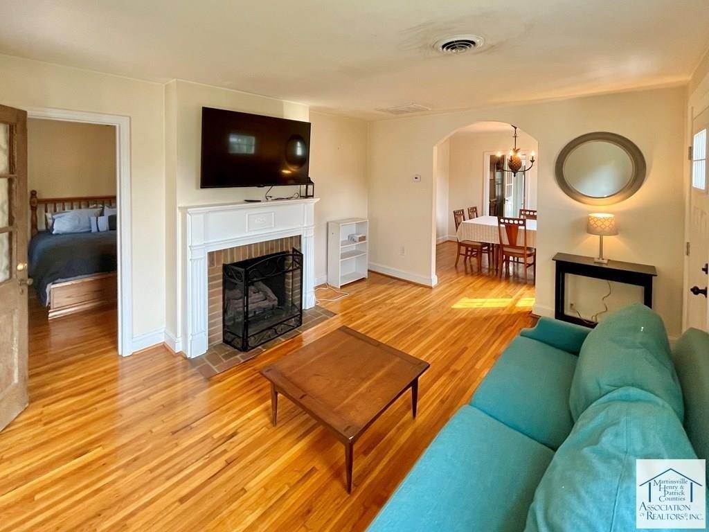 Jefferson Cir, Martinsville, VA 24112