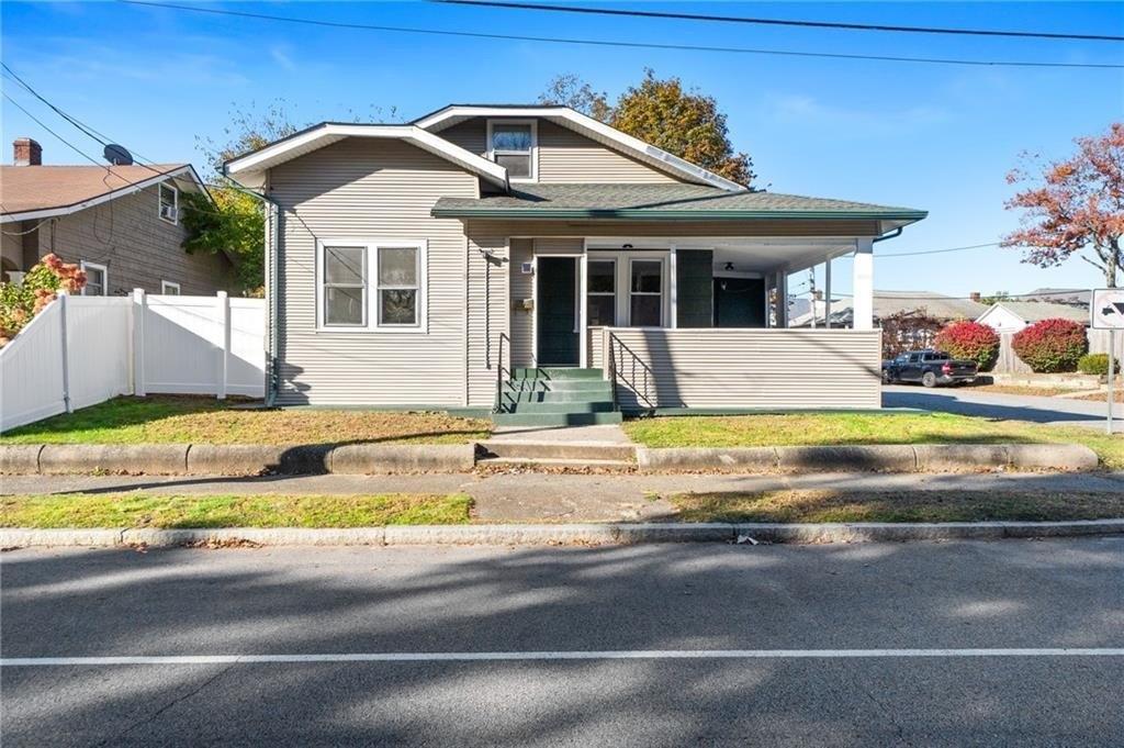 Daggett Ave, Pawtucket, RI 02861